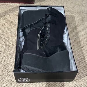 Demonia swing 221 Black Platform Boots with Buckles and straps, Unused
